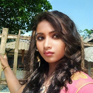 Pata Nahi E Koun Sa Nasha Karti Hai (Dilu Dilwala) - SadriMusic.In