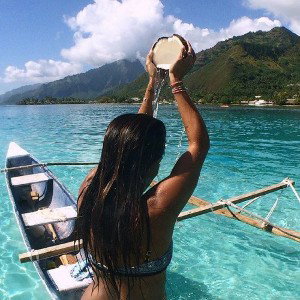 Body Rocking island girl