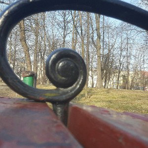Na ławeczce free