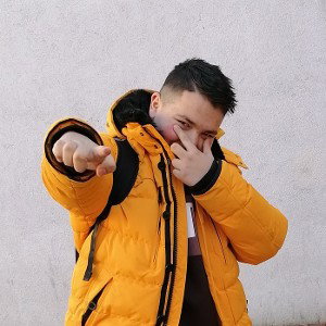 Max101-Corona