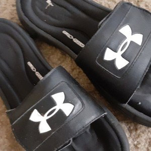 slippers count
