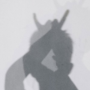 نه مثل تو نیستم ( ترک سوم از آلبوم سلطنت ) 