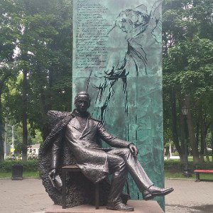 Не пишет Лермонтов давно