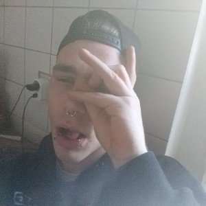 Gerade aus Knast und schon reimen 