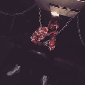 BROKE BITCH - Feat. Gods Child 