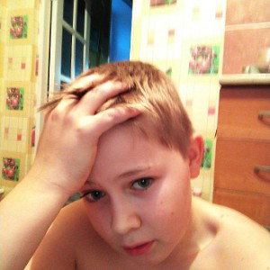 эй включи музон