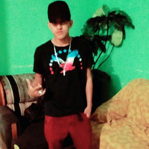 no confies ni en tu sombra 😔
