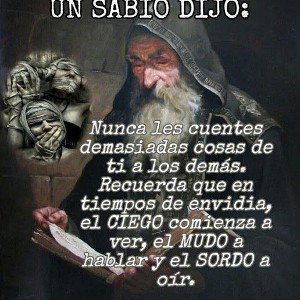 por la espalda