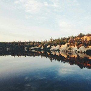 Песок под солнцем.