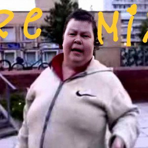 РЕМИКС:БАБКА ПОЁТ.