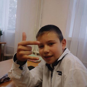 Нож