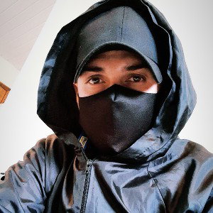 Máscaras na cara
