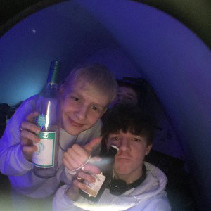Grevi und Weißwein (feat.Matthew6970)