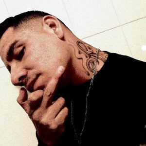 representando 
