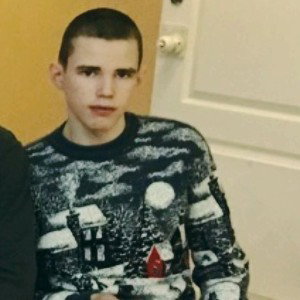 не вдвоём