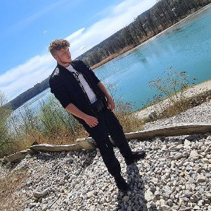 Tizi138 hochgeflogen prod. hamudy