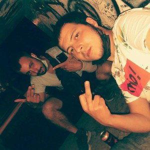 Hando  con mi comando.