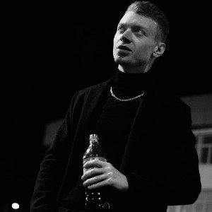 Gold chains, money, fame, brothers