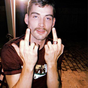 $outhside Chri$ (Ft. Nerd) - Shit on em (online-audio-converter.com)