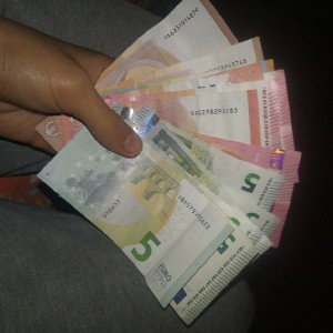 Vaki_Mony Mony💲💲