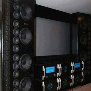 Massive Bass Beat (Prod. BY Rino76)