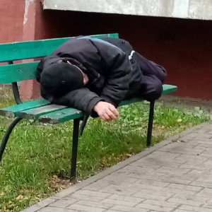 бабл квас отдыхает на улицце