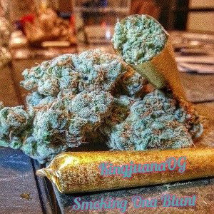 Smoking Ona Blunt
