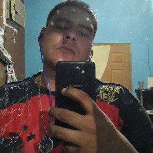 con un estilo clásico a la moda