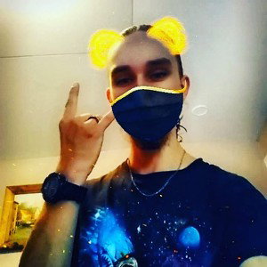 hit me up on my phone(freestyle)