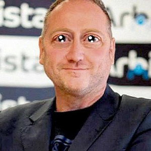 Tiraera a Santi fuentes 