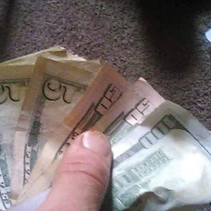 dis dat money track