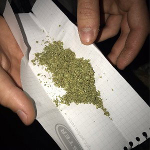 Чуть попить, чуть покурить 
