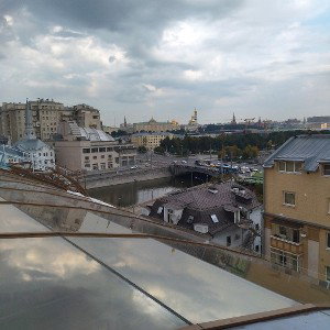 на крыше