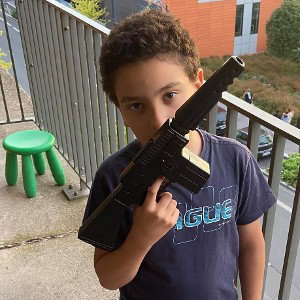 ENFÈRMÉ DANS LE BLOC