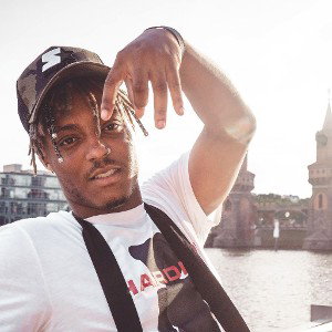 Juice WRLD - Bad Boy ft. Young Thug (Official)
