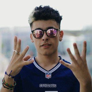 el estar en Una tarima No ese rap reproducirlo