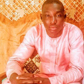 Sidiki_Diabaté_et_sa_kora_sur_le_morceau_BÉNI_mode_acoustique_100_%_en_live_au_studio(360p)