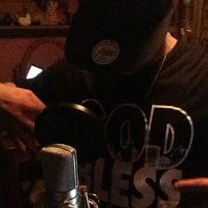 dweez-productions_hard-out-here