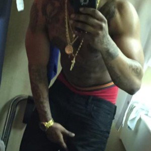 She pop her pu**y for me 