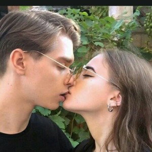 она твоя и больше ни чья
