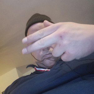 Gangsta (03:48)