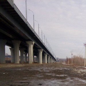 на поле