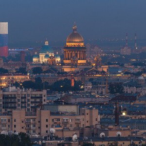 На улице зима.