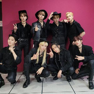  Thunderous(stray kids)
