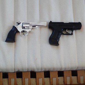 was für Fake Waffen