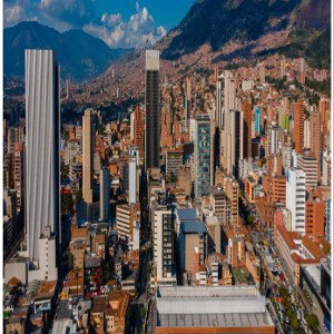 Desde Medellín - (Tomphsonn)