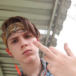 this is for my cousin mgk and the tradh rat 6ix9ine
