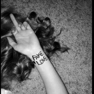 un amor falso 