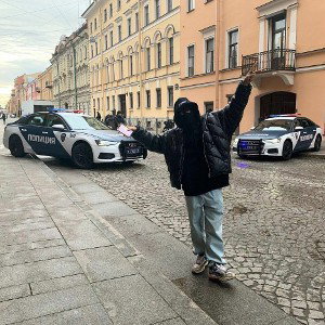 молодая LEGENDA