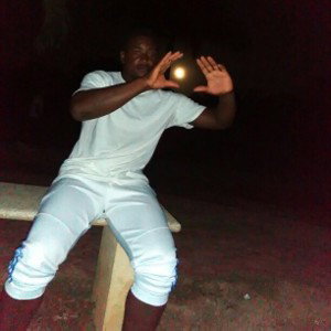  el negro baret Oficial)